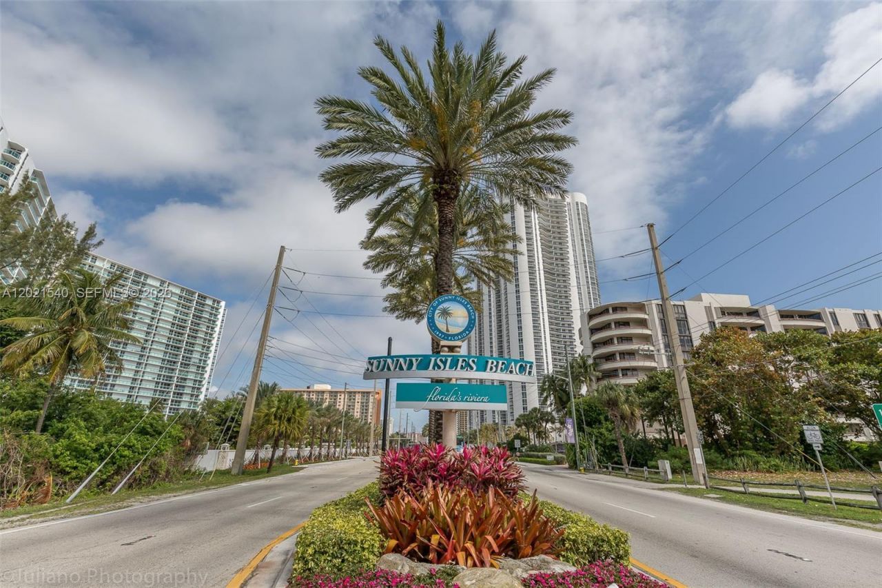 201 178th Dr , Unit 438, Sunny Isles Beach, FL 33160 Photo