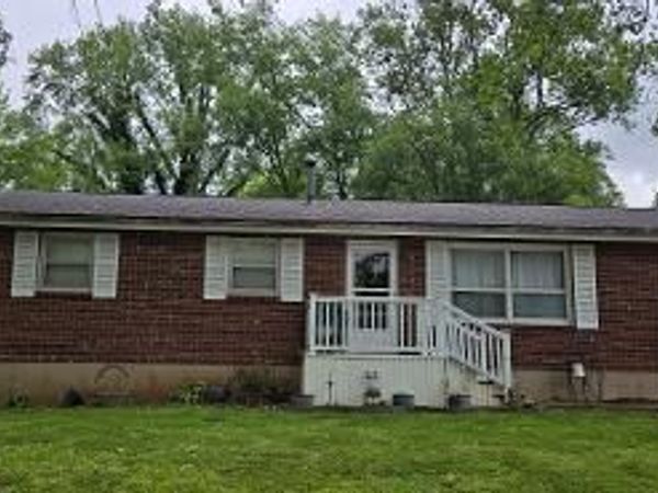 315 Smith Street , Farmington, MO 63640