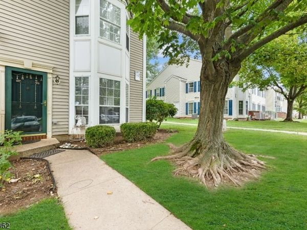 193 Columbus Dr, Franklin, NJ 08823