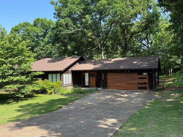 2985 Shade Tree Drive , Batesville, AR 72501