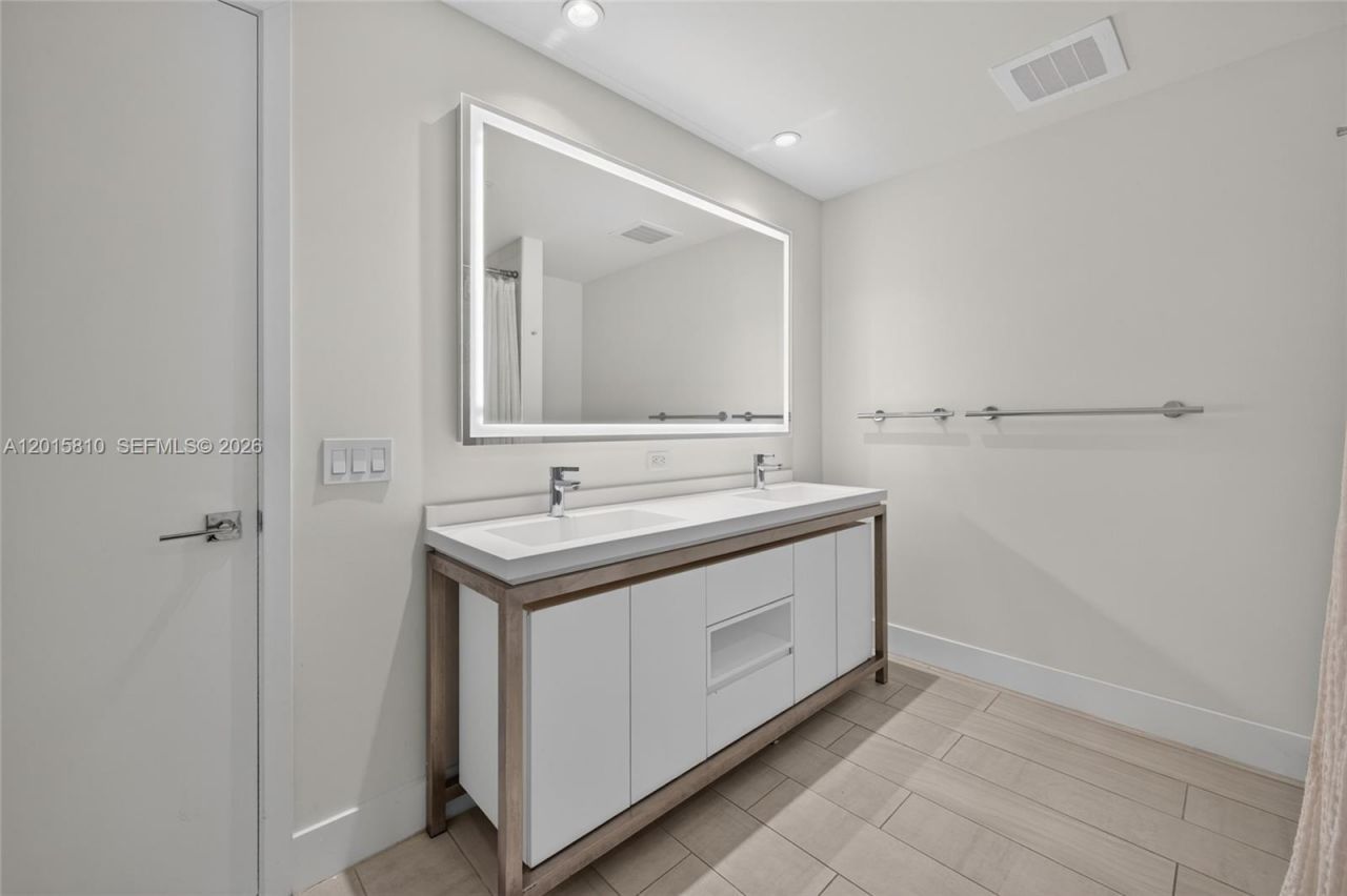2000 Metropica Way, Unit 1902, Sunrise, FL 33323 Photo