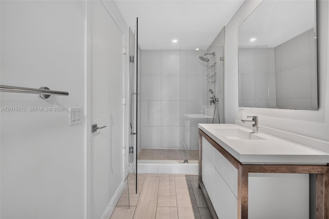 2000 Metropica Way, Unit 1902, Sunrise, FL 33323 Photo