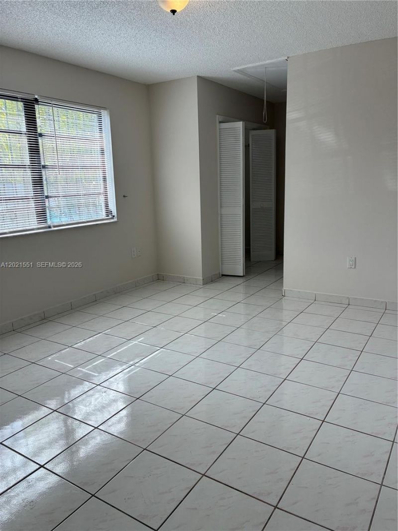 10881 SW 24th Ter, Unit 10881, Miami, FL 33165 Photo