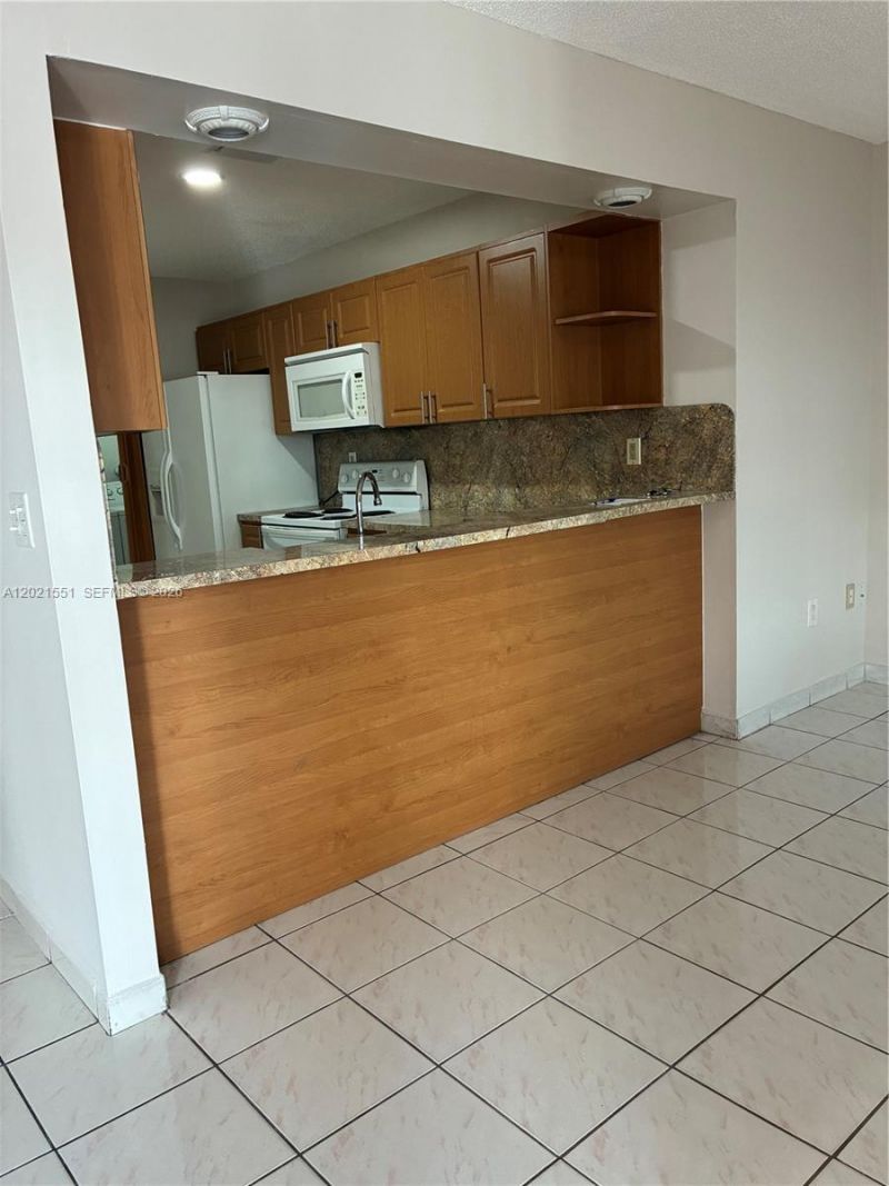 10881 SW 24th Ter, Unit 10881, Miami, FL 33165 Photo
