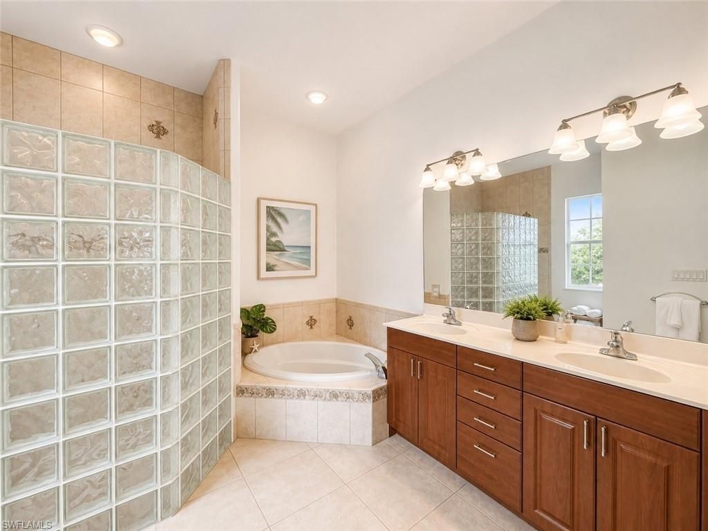 4388 Pomarine Ct, Naples, FL 34119 Photo