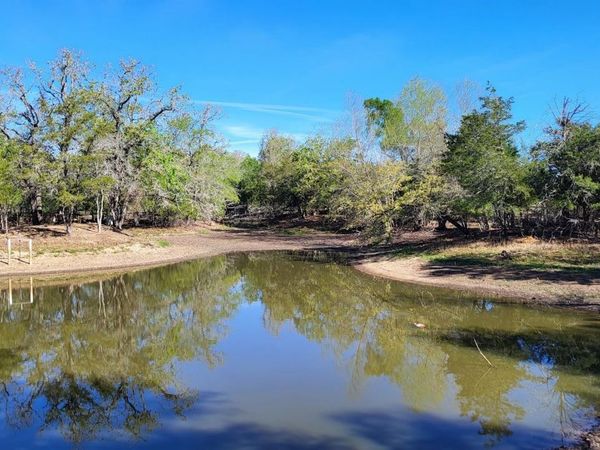 1689 Fm 2104, Paige, TX 78659
