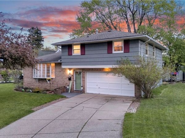 25 Woodmar Terrace, West Seneca, NY 14224