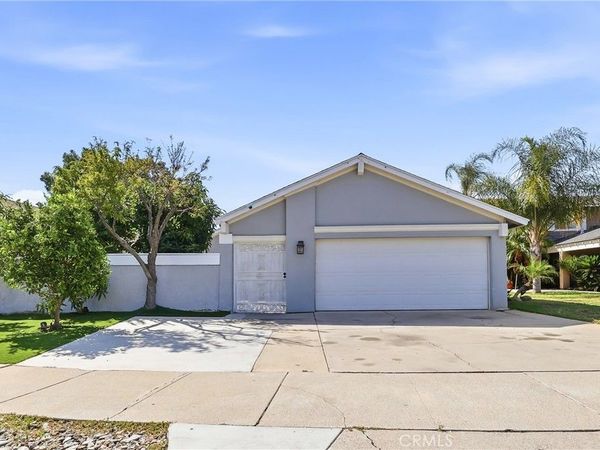 1585 Camelot, Corona, CA 92882