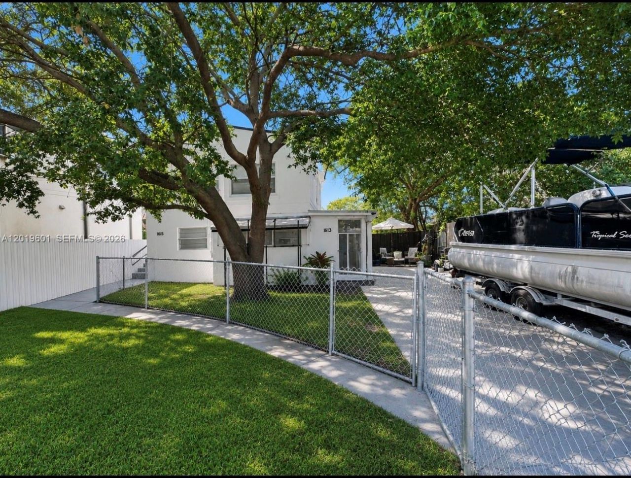 1613-1615 NW 45th St , Miami, FL 33142 Photo