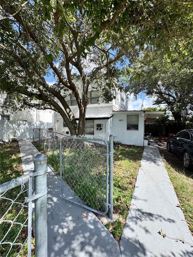 1613-1615 NW 45th St , Miami, FL 33142 Photo