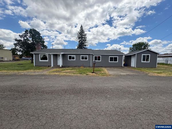 425 Boatlanding St, Independence, OR 97351