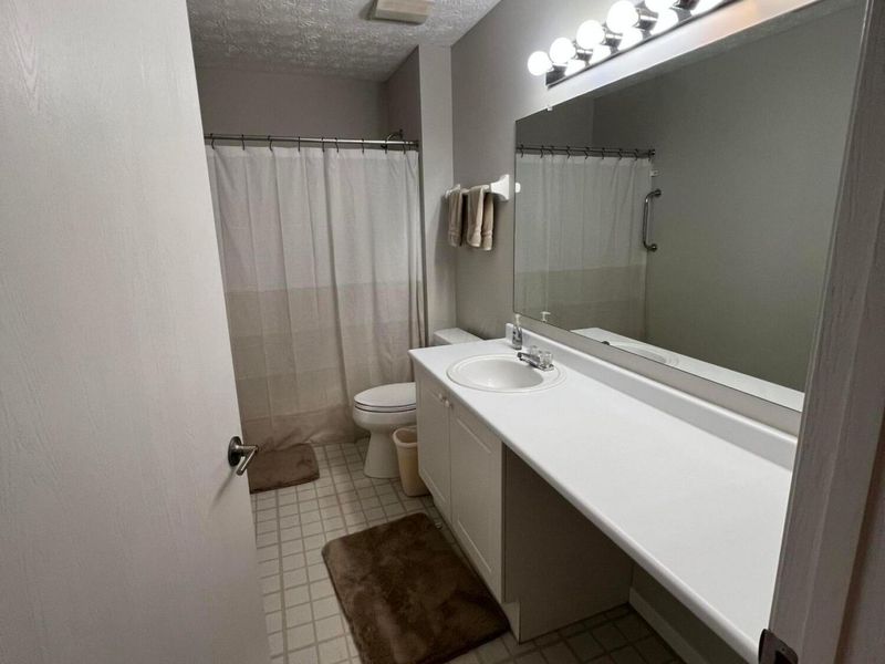 4689 Parrau Drive, Unit 61A, Columbus, OH 43228 Photo 10