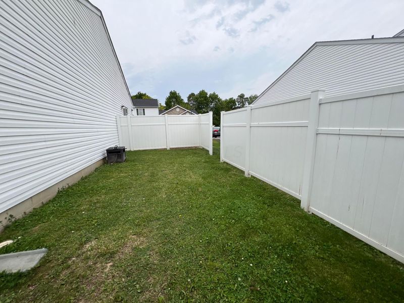 4689 Parrau Drive, Unit 61A, Columbus, OH 43228 Photo 14