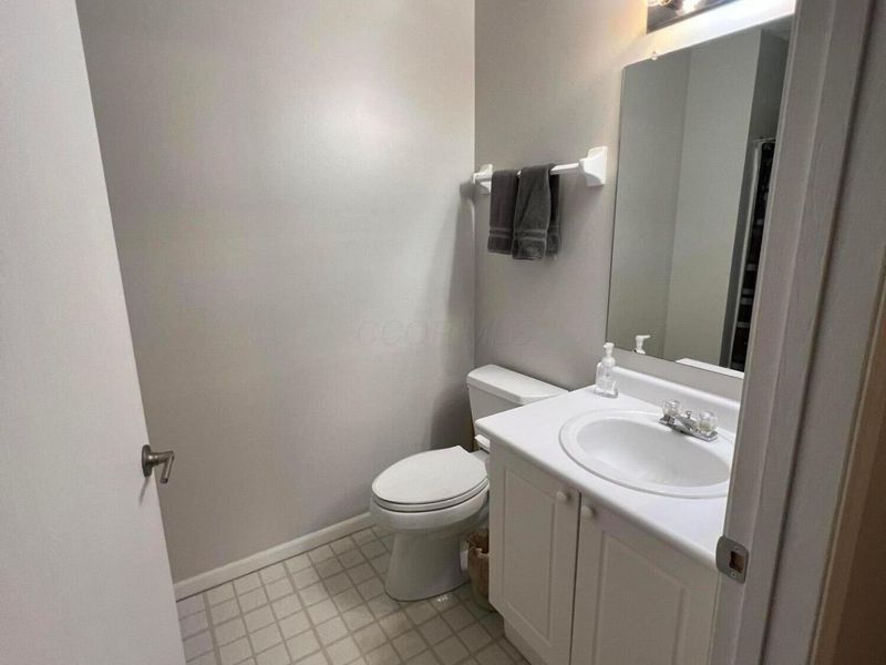 4689 Parrau Drive, Unit 61A, Columbus, OH 43228 Photo 16
