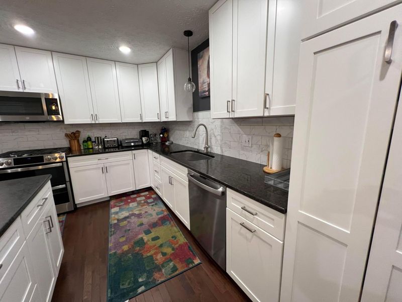 4689 Parrau Drive, Unit 61A, Columbus, OH 43228 Photo 5