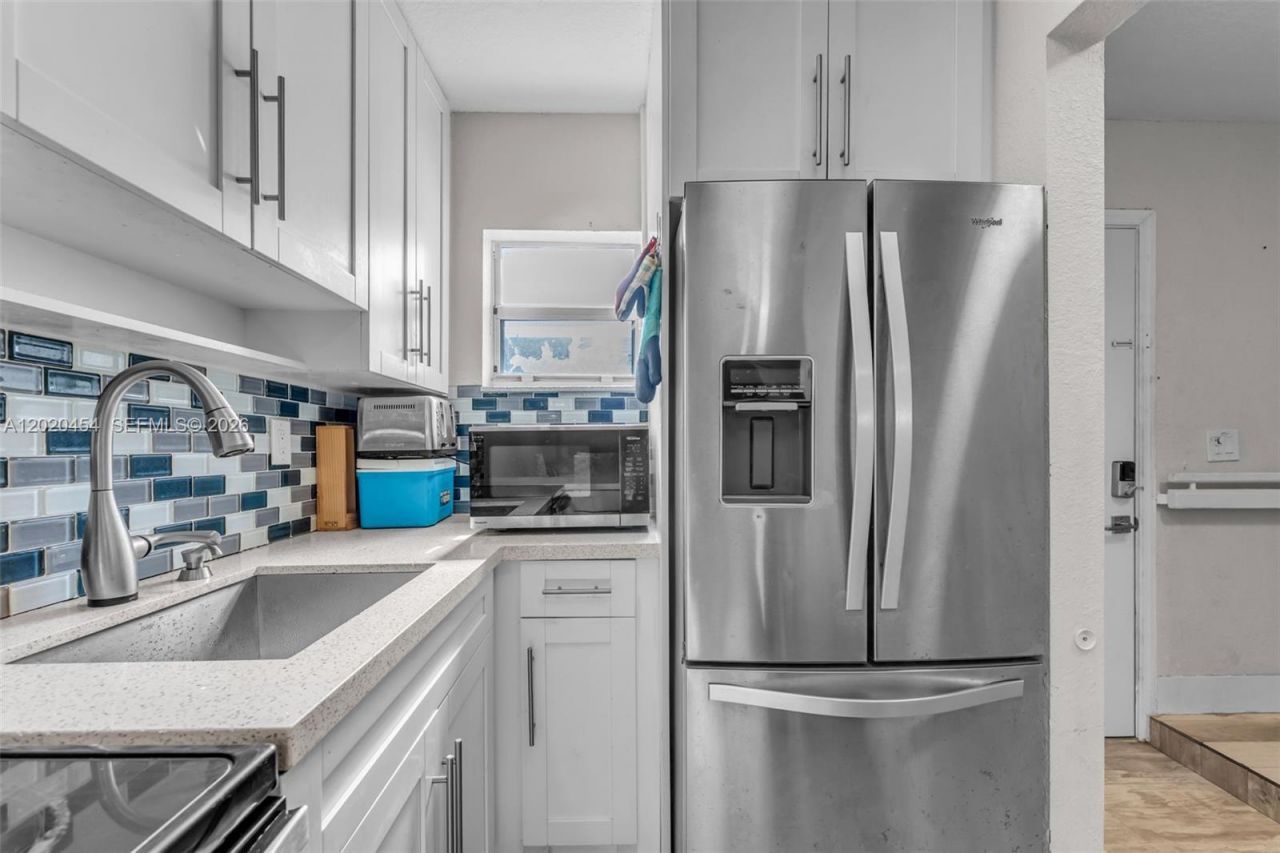 8025 NW 8th St, Unit 13, Miami, FL 33126 Photo
