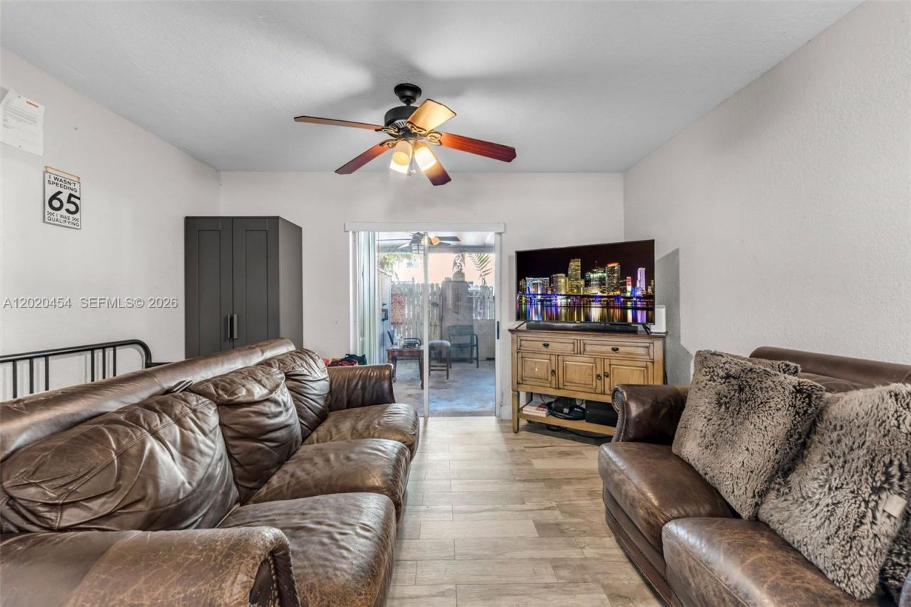 8025 NW 8th St, Unit 13, Miami, FL 33126 Photo