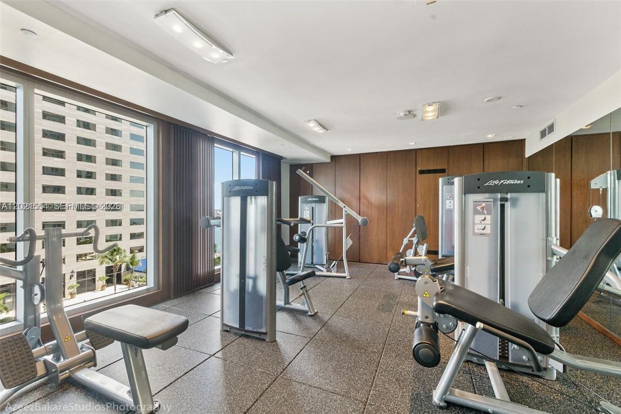 325 S Biscayne Blvd, Unit 2115, Miami, FL 33131 Photo
