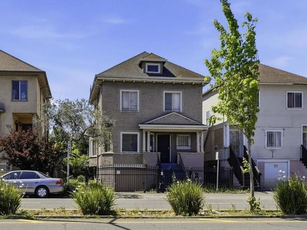 881 W Macarthur Boulevard, Emeryville, CA 94608