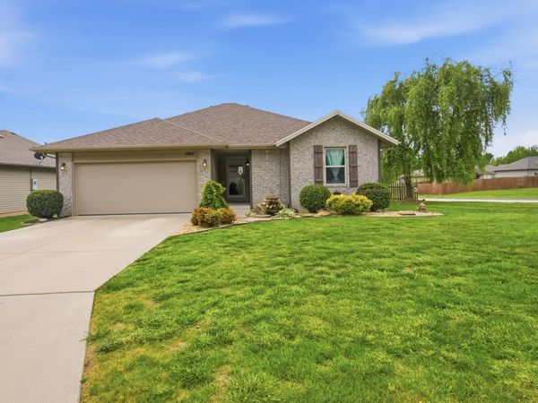3262 E Bradford Street , Republic, MO 65738