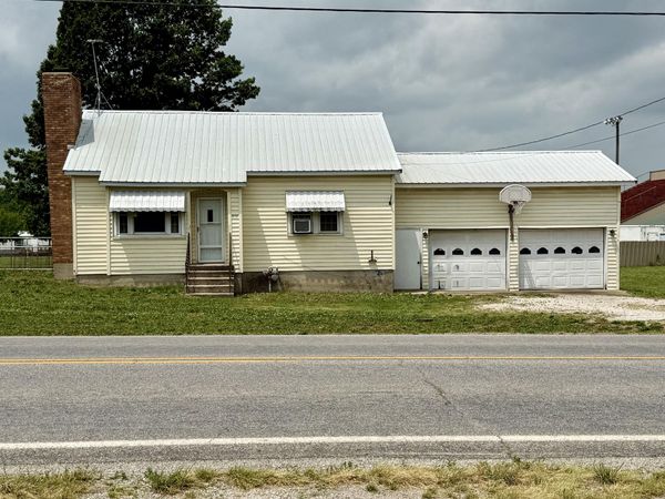 519 S Gilman Avenue , Wheaton, MO 64874
