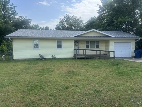 1202 Franklin Street , Sarcoxie, MO 64862