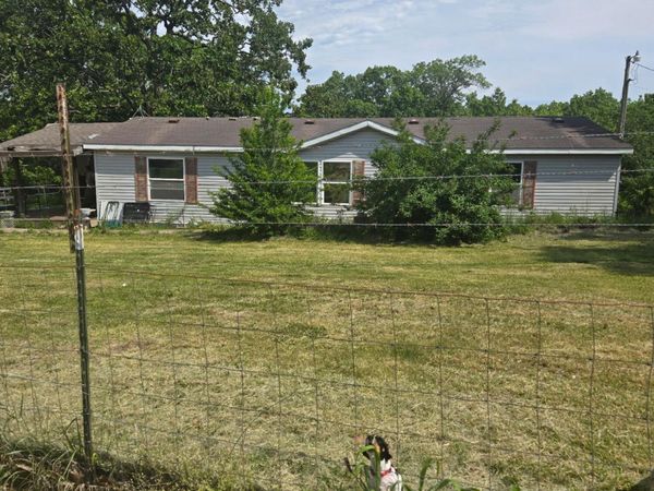 9123 Farm Road 1232 , Aurora, MO 65605