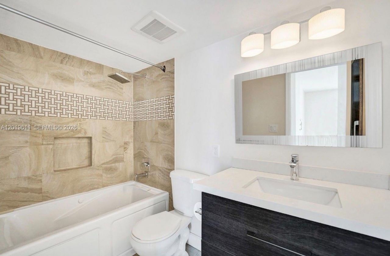 137 Golden Isles Dr , Unit 1006, Hallandale Beach, FL 33009 Photo