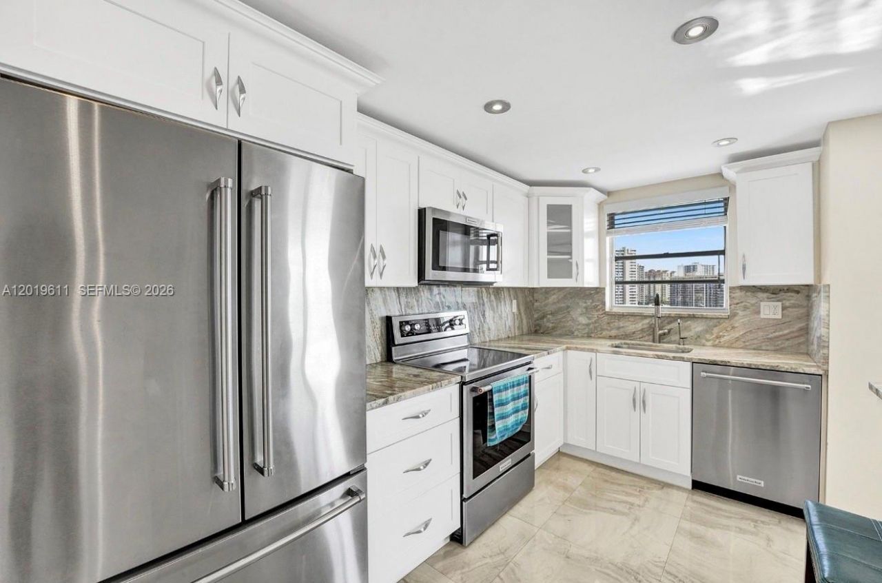 137 Golden Isles Dr , Unit 1006, Hallandale Beach, FL 33009 Photo