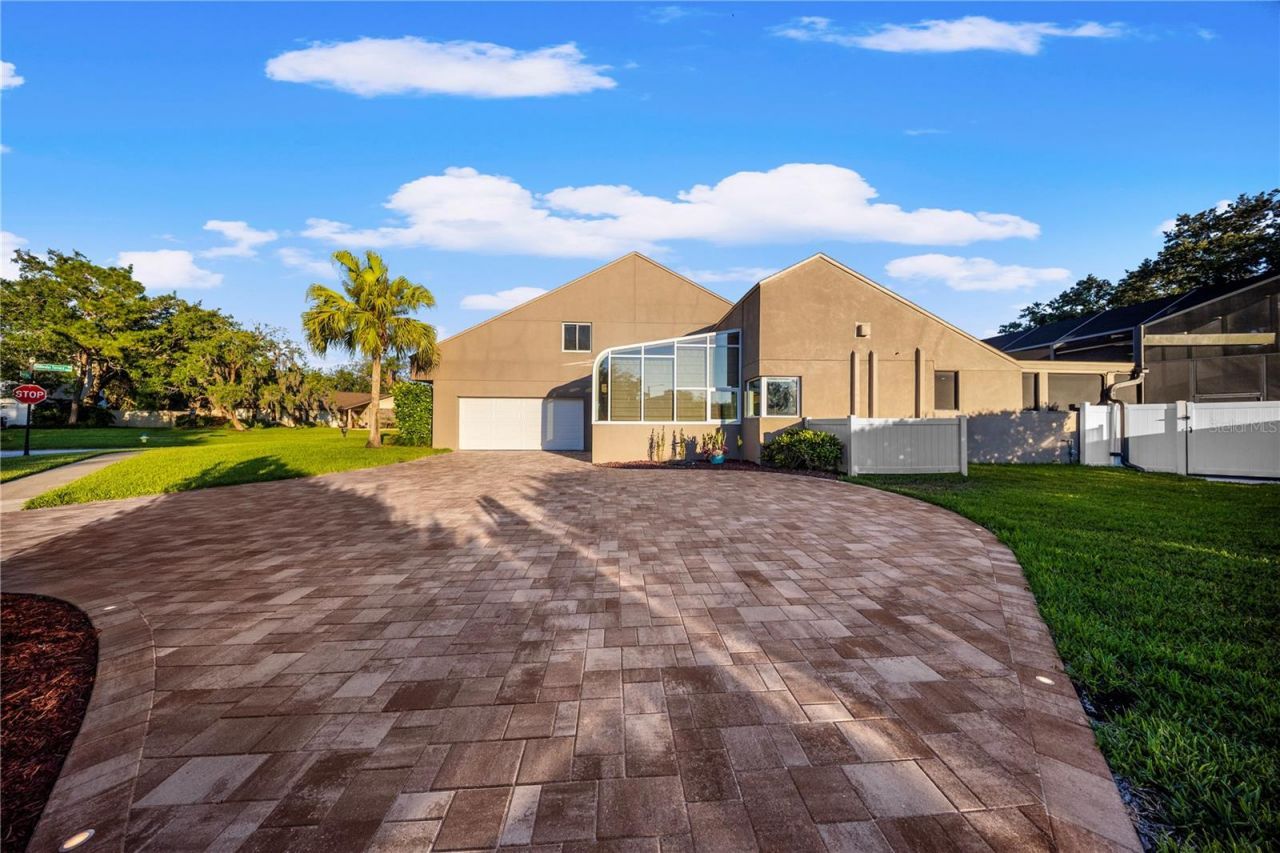 12416 Stillwater Terrace Drive, Tampa, FL 33618 Photo