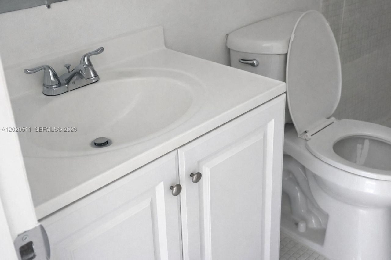 496 NW 165th , Unit D-412, Miami, FL 33169 Photo
