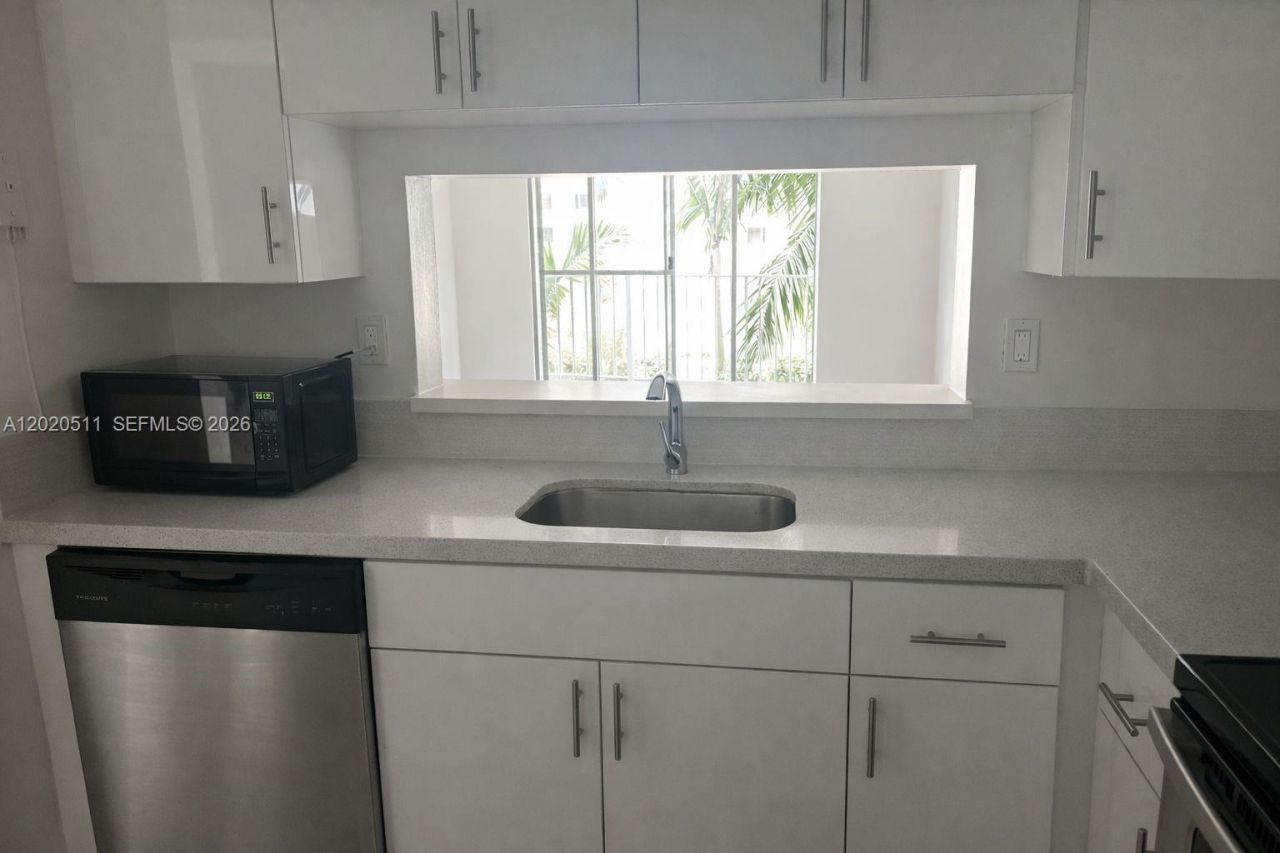 496 NW 165th , Unit D-412, Miami, FL 33169 Photo