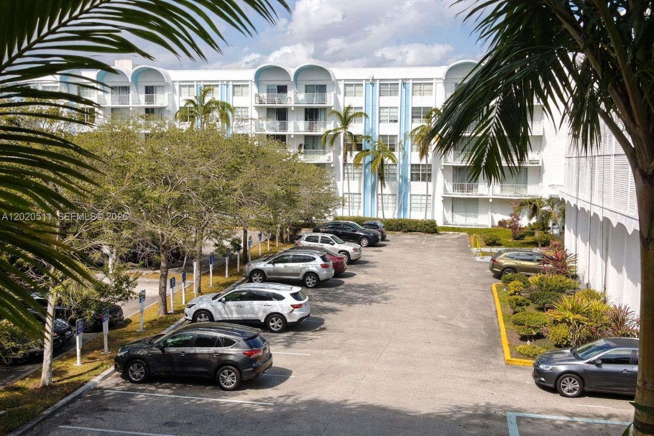 496 NW 165th , Unit D-412, Miami, FL 33169 Photo