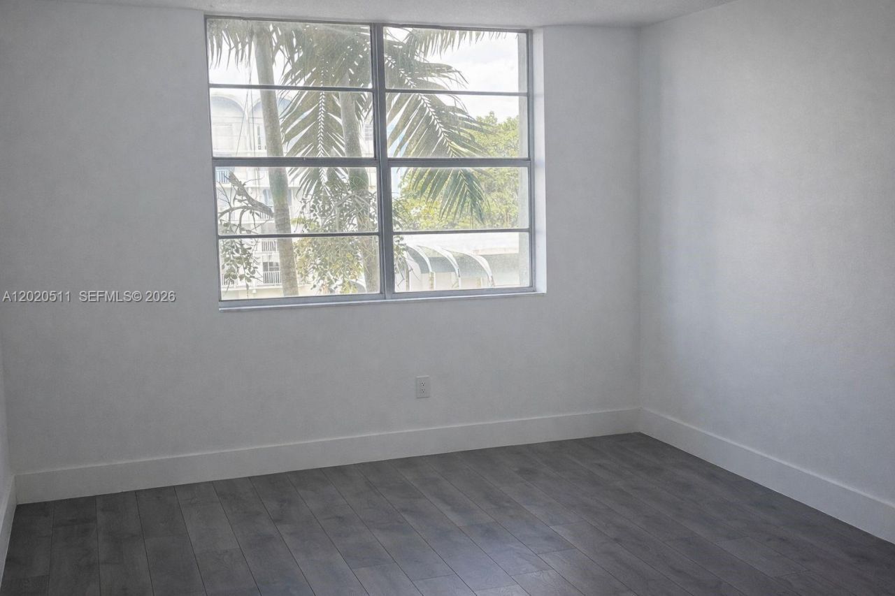 496 NW 165th , Unit D-412, Miami, FL 33169 Photo