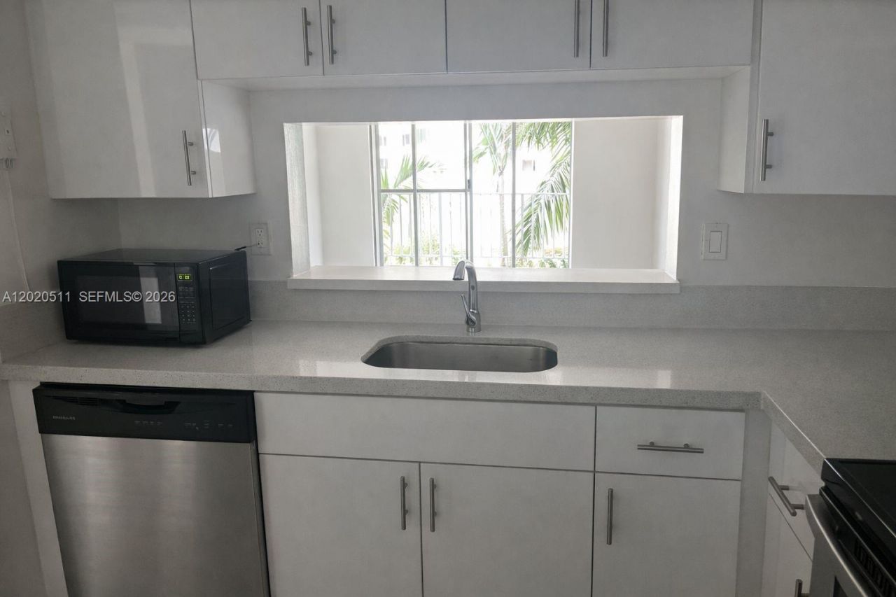 496 NW 165th , Unit D-412, Miami, FL 33169 Photo
