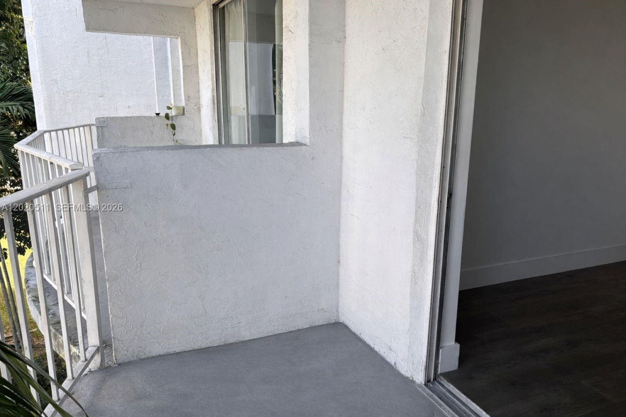 496 NW 165th , Unit D-412, Miami, FL 33169 Photo