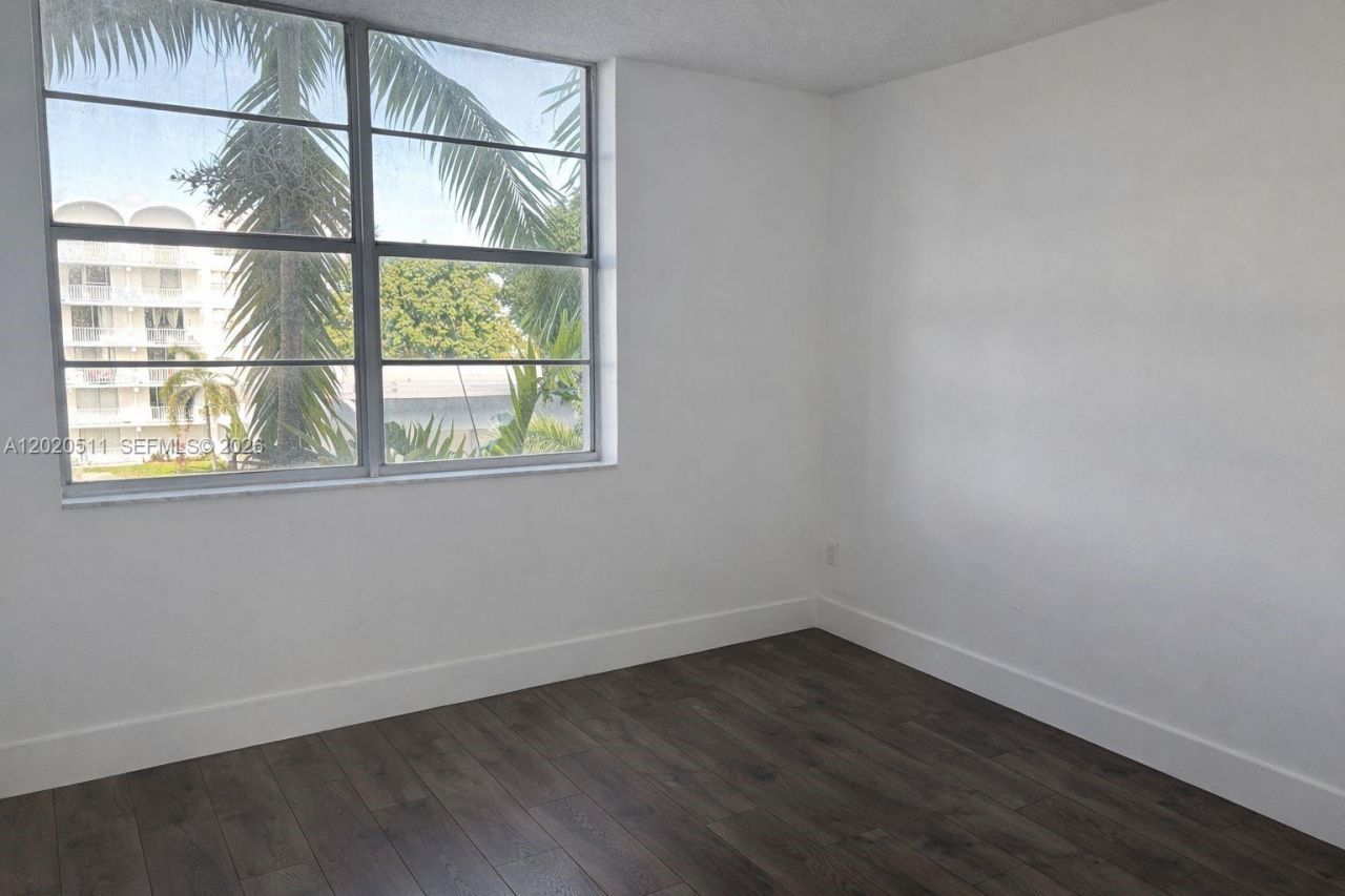 496 NW 165th , Unit D-412, Miami, FL 33169 Photo