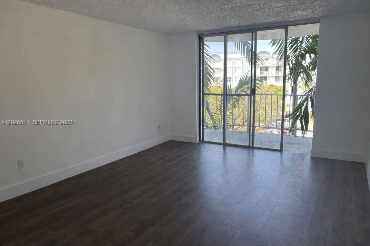 496 NW 165th , Unit D-412, Miami, FL 33169 Photo