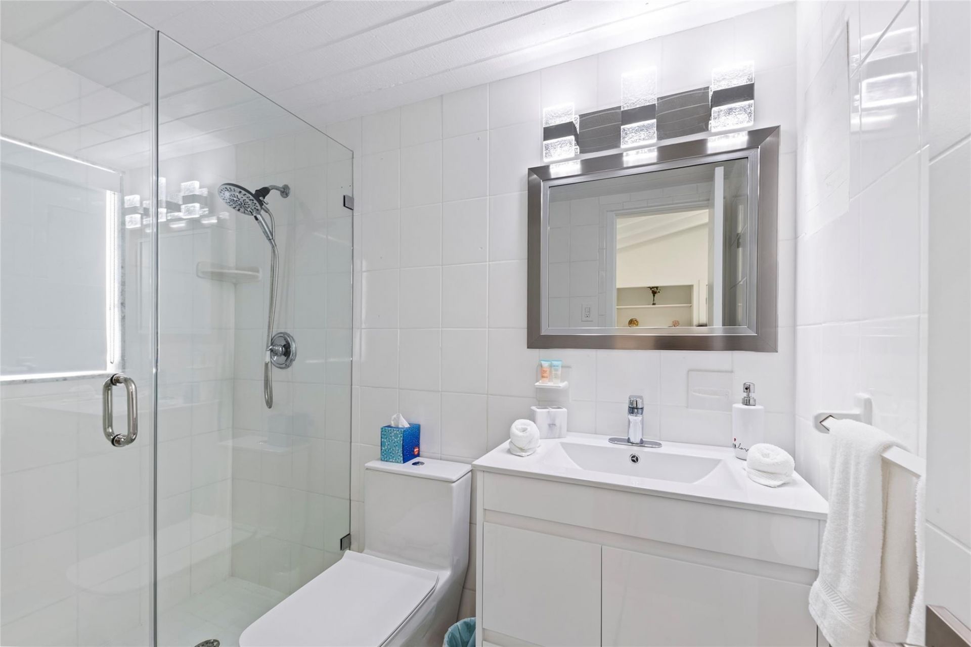 1663 N Fort Lauderdale Beach Boulevard, Fort Lauderdale, FL 33305 Photo