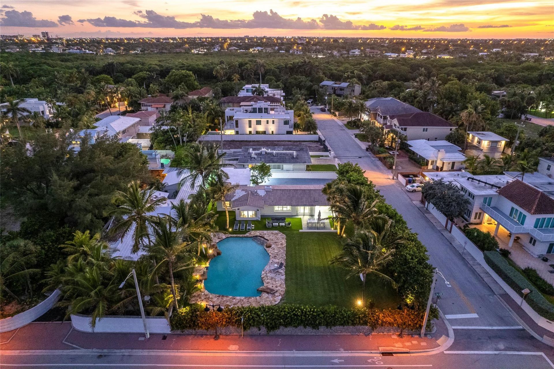 1663 N Fort Lauderdale Beach Boulevard, Fort Lauderdale, FL 33305 Photo