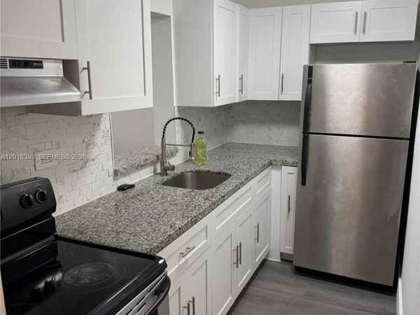1740 NW N River Dr , Unit 325, Miami, FL 33125