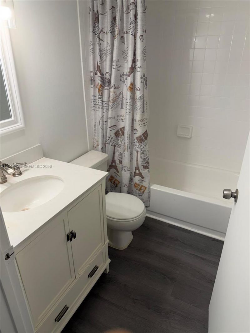 1740 NW N River Dr , Unit 325, Miami, FL 33125 Photo