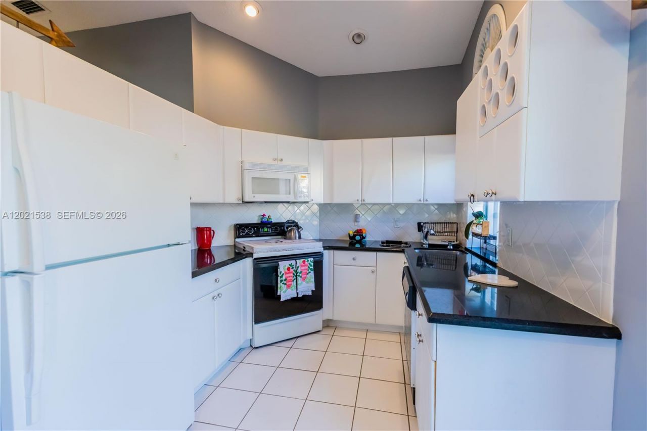 1327 Seagrape Cir, Weston, FL 33326 Photo