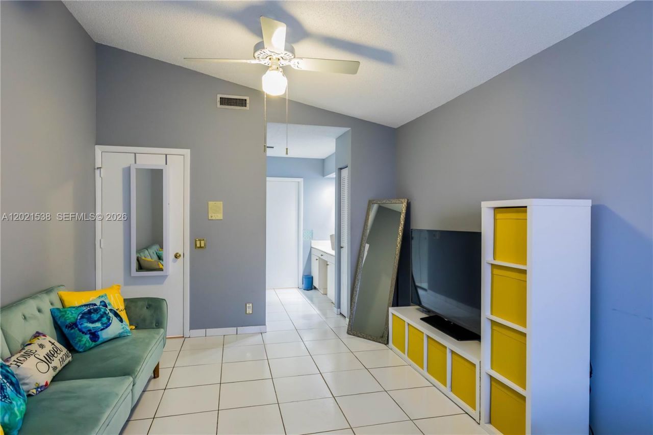 1327 Seagrape Cir, Weston, FL 33326 Photo