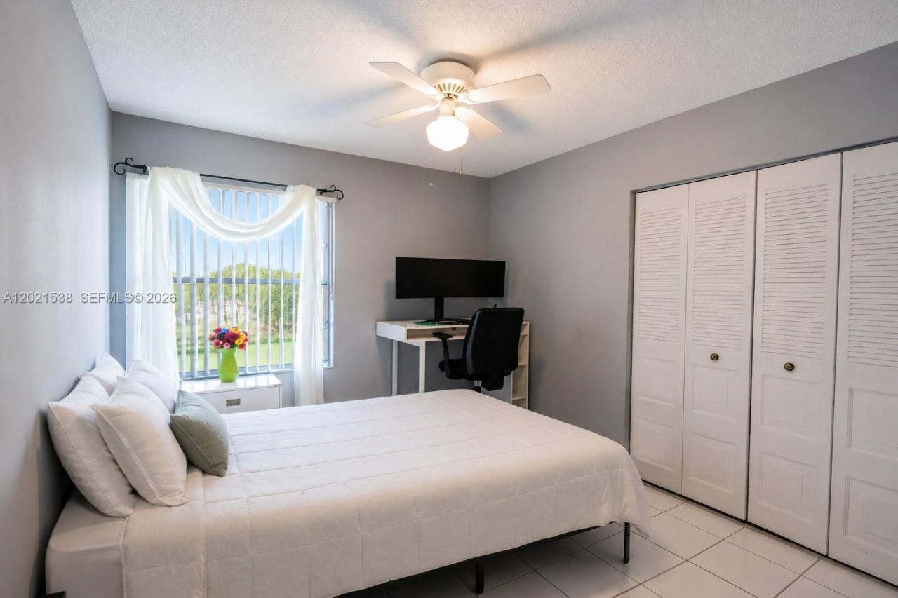 1327 Seagrape Cir, Weston, FL 33326 Photo