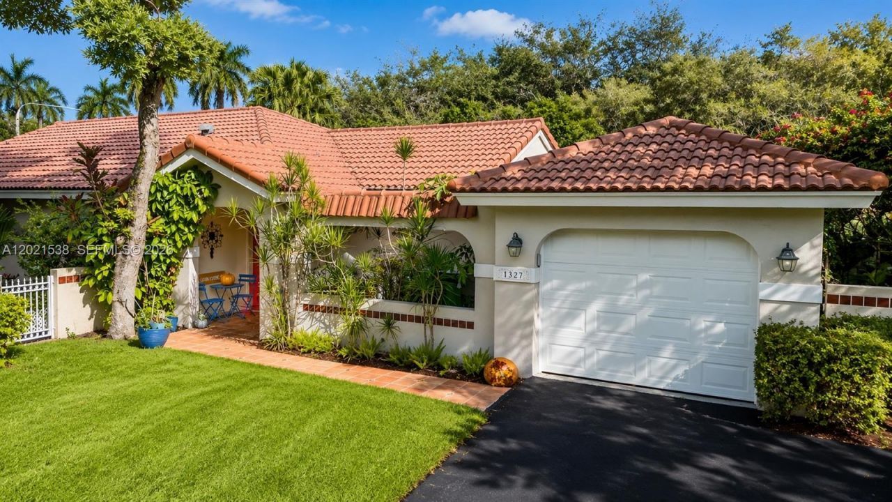 1327 Seagrape Cir, Weston, FL 33326 Photo