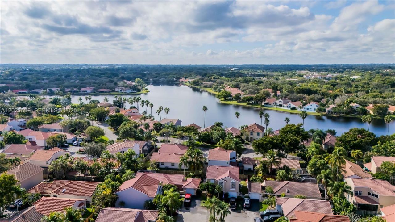 1327 Seagrape Cir, Weston, FL 33326 Photo