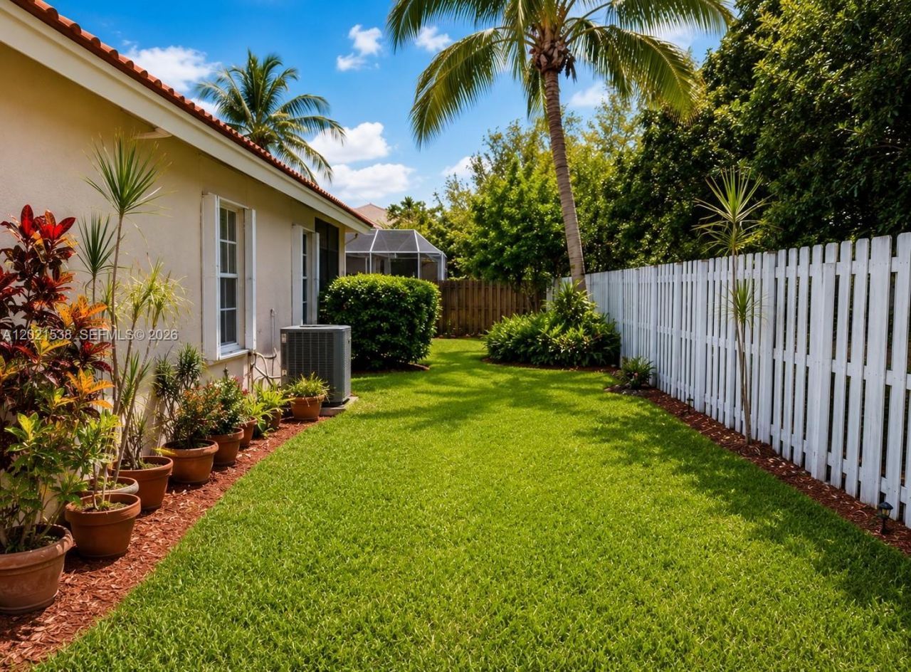 1327 Seagrape Cir, Weston, FL 33326 Photo