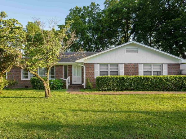 1090 3rd St, Cherokee, AL 35616