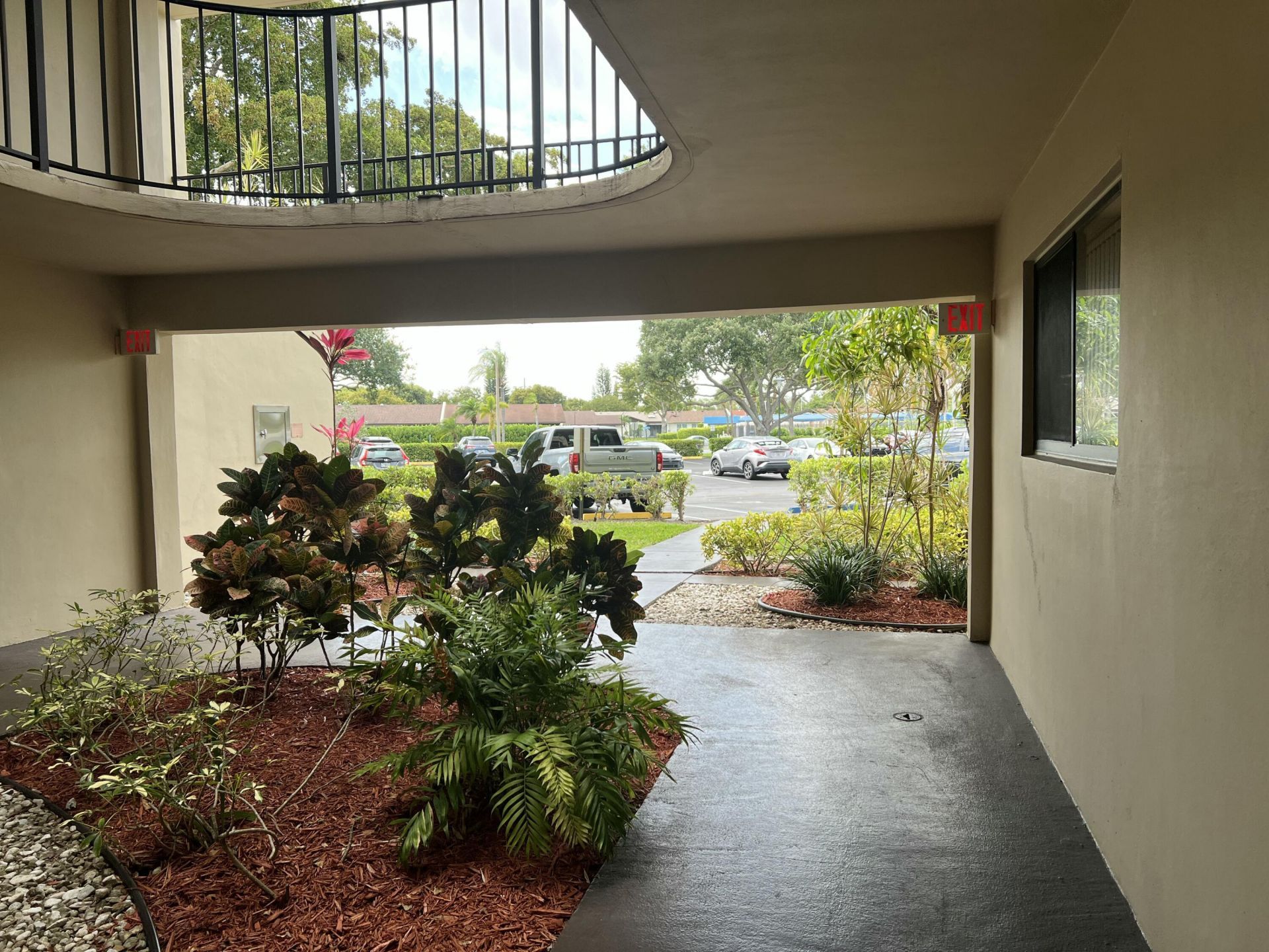 5220 Las Verdes Circle, Unit 101, Delray Beach, FL 33484 Photo